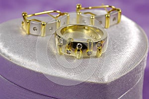 Diamantový prsten a náušnice 