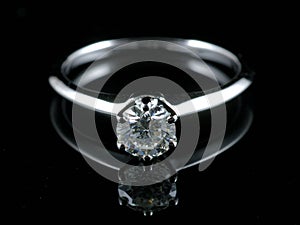 Diamond ring with reflection