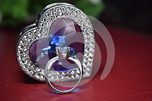 Diamond ring whiteGold designed for working age, has a luxurious