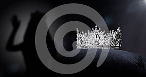 Diamante plata corona teatro belleza competencia 