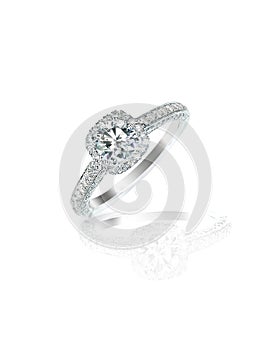 Diamond solitaire engagement wedding ring