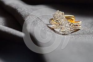 Diamond wedding ring