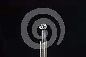 Diamons in Tweezers