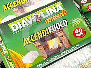 Diavolina accendifuoco pack with 40 fire starter cubes for easy ignition