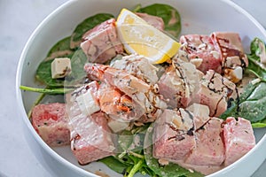 Dice beef, shrimp, lemon salad