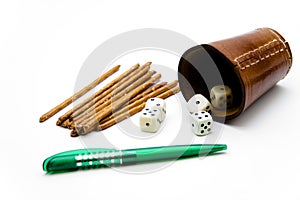 Dice cup with saltsticks