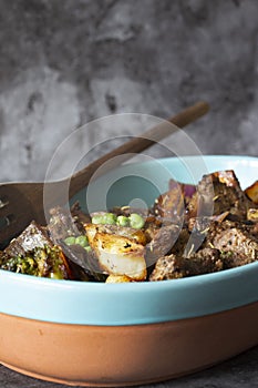Diced lean beef steak with roast potato, broccoli, peas, onion and rosemary. Served in a casserole dish