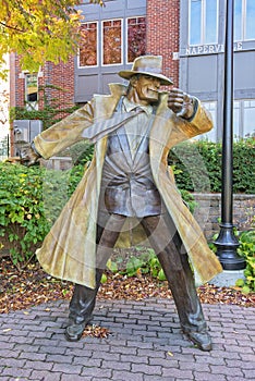 Tracy Statue In Naperville Illinois