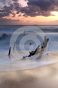 Dicky Wreck at sunrise photo