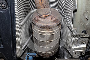 Motorová nafta filtrovat v vyčerpat systém v auto na výtah v auto dílna vidět níže 