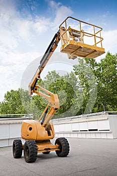 Diesel Powered Articulating Boom Lift