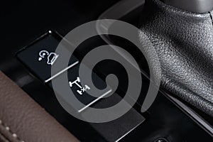 Differantial lock button in car