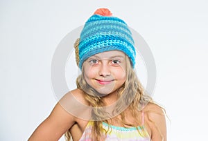 Difference between knitting and crochet. Fall winter season accessory. Free knitting patterns. Knitted hat with pompon