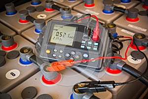 Digital battery tester