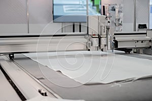 Digital cutting and creasing plotter - cnc flatbed cutter at factory