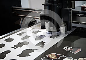 Digital cutting machine