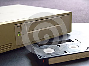Digital data storage drive and digital tape