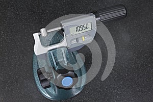 Digital micrometer measurement a pivot bearing probe