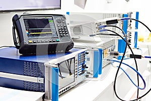 Digital oscilloscope and spectrum analyzer