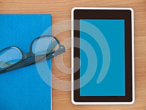 Digital tablet finger touch blank screen.