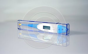 Digital thermometer