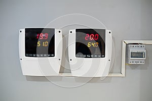 Digital thermometer and humidity meter