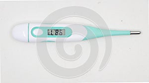 a digital thermometer with temperature reading