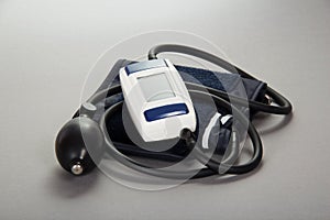 Digital tonometer