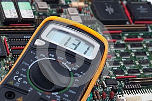 Digital Voltmeter and PCB