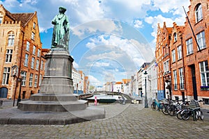 Dijver Spiegelrei street, Jan van Eyck monument