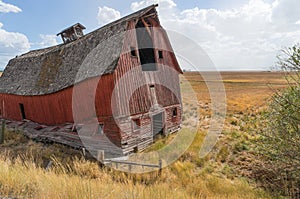 Dilapidated barn is ready to collapse