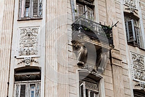 Dilapidtaed house in the center of Havana, Cub