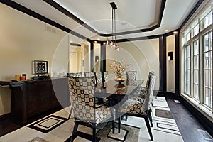 Dining room with tray ceiling