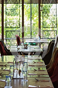 Dining table arrangement