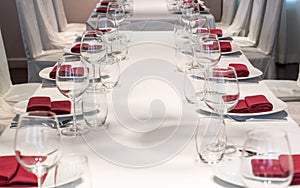 Dining table arrangement