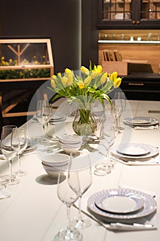 Dining table setting