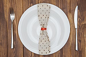Dinner setting, Knife, fork, napkin and dinner plate