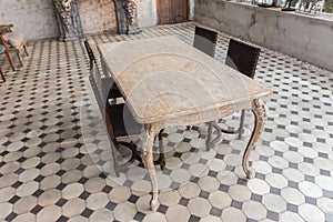 Dinning room table and chairs