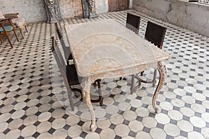 Dinning room table and chairs