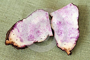 Dioscorea alata Linn