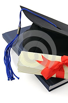 Diplom a čiapky 