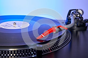 Direct drive vinyl turntable