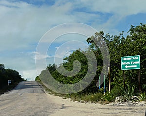 Direction arrow to Hermitage in Moss Town, Exuma cays