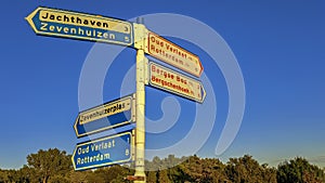 Direction sign along the Rotte dike at Oud Verlaat