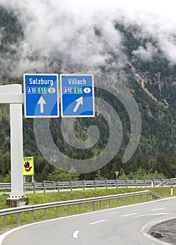 directions on the Austrian motorway to reach the city of Salzbur photo