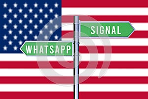 Directory that indicates the address to choose between two social networks, WhatsApp and Signal