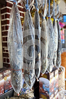 Dired fish for cooking in market