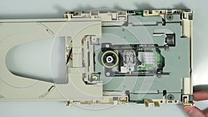 Disassembling cd-rom optical drive 01