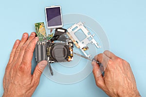 Disassembling a photo camera