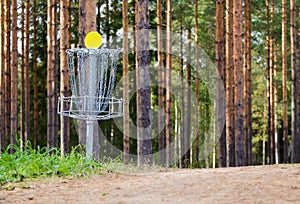 Disc golf hole